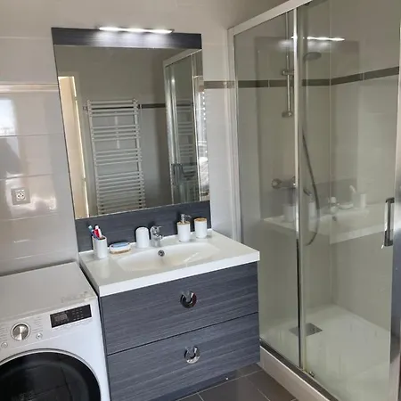 2p Avec Parking Et Balcon - Gare Val D'europe 5mn - 10mn