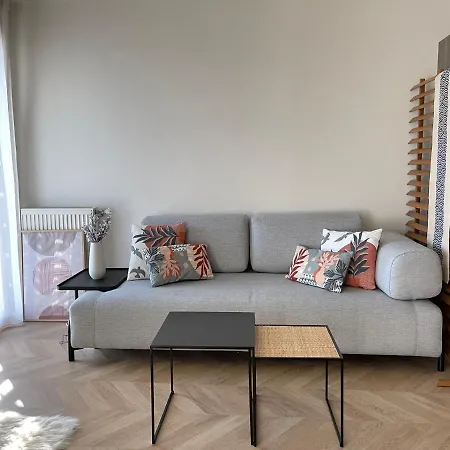 2p Avec Parking Et Balcon - Gare Val D'europe 5mn - 10mn *
